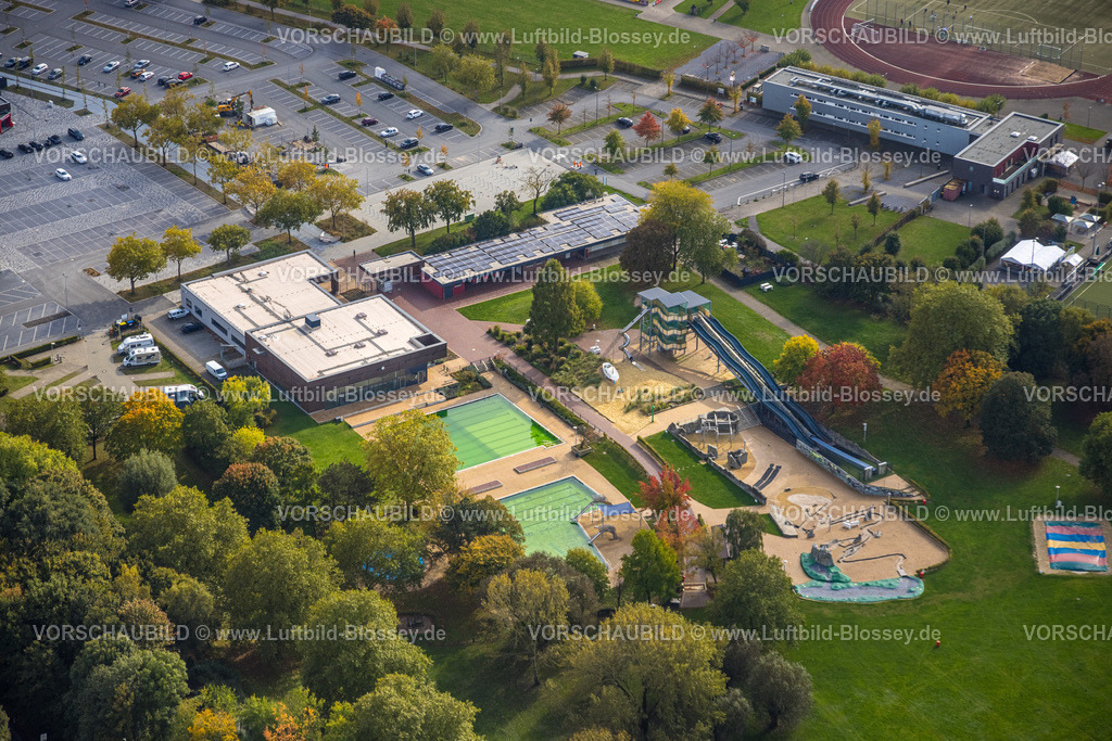 Moers241012720 | Luftbild, ENNI Solimare - Freibad mit ENNI Aktivbad - Hallenbad, Spielplatz und lange Rutsche, Moers-Hülsdonk, Moers, Ruhrgebiet, Nordrhein-Westfalen, Deutschland