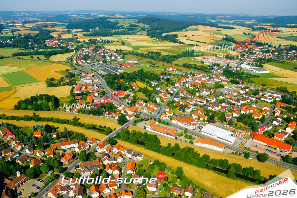 Die Luftaufnahme der Stadt Küps wurde vom UL-Flugzeug heraus erstellt ( keine Drohne )- hohe Auflösung für beste Qualität