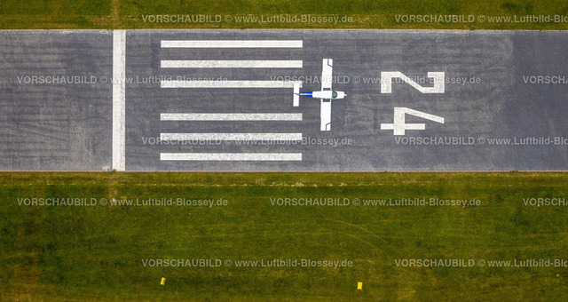 Hamm220602395 | Luftbild, Flugplatz Hamm-Lippewiesen, Start- und Landebahn und Flugzeug, Heessen, Hamm, Ruhrgebiet, Nordrhein-Westfalen, Deutschland