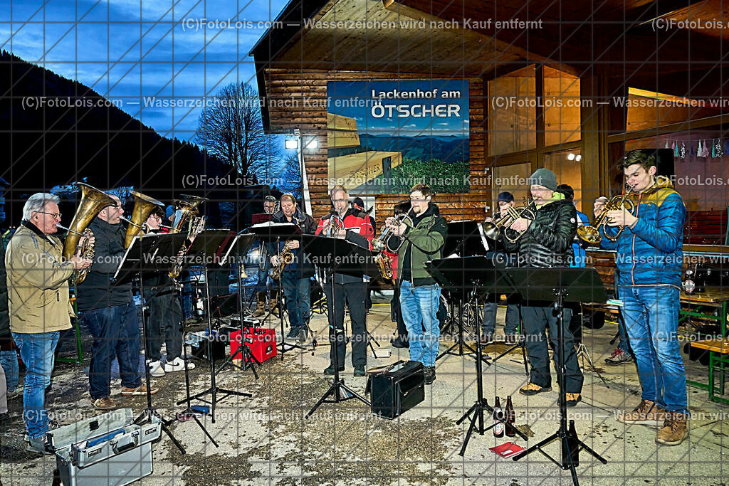 ALP6625_Blech im Schnee_MV Lackenhof | (C)FotoLois.com, Alois Spandl. Musikverein Lackenhof, BLECH im SCHNEE in der Ötscherarena, Fr 9. Februar 2024.