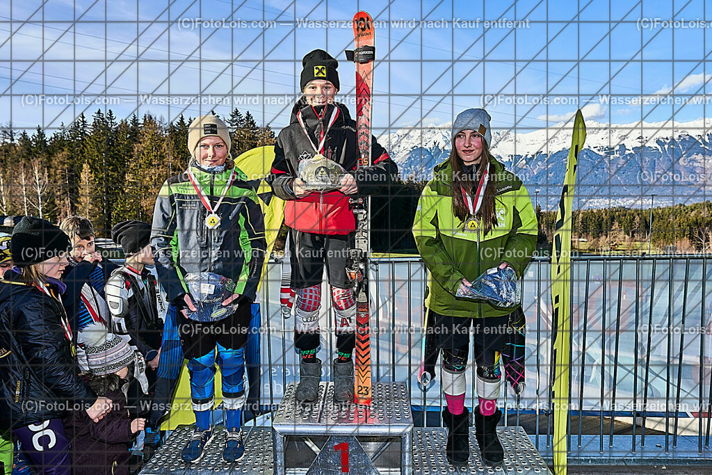 ALP1383_Patscherkofel_FischerCup-RTL_Siegerehrung | (C)FotoLois.com, Alois Spandl, FischerCup-RTL, Kinder-/Schüler-Rennen auf der Heiligwasserwiese am Patscherkofel, SkiClub Innsbruck Patscherkofel (SCIP), Fr 30. Dezember 2022.