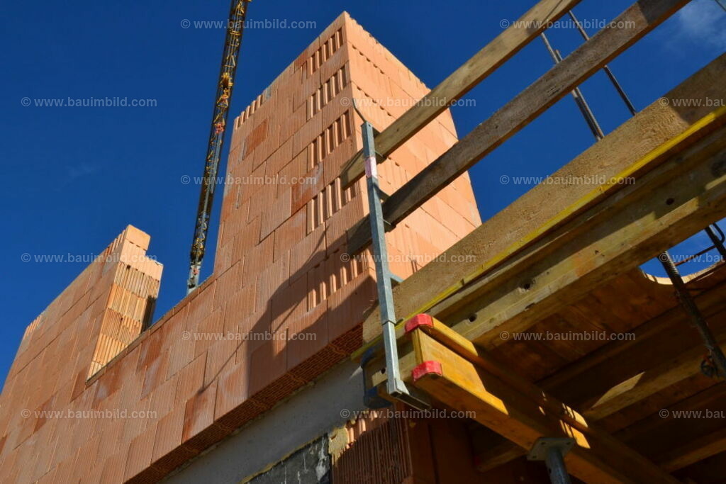 bib-lg07-mauerarbeiten-0144 | Nach LV-Leistungsgruppen sortierte Detailfotos über den Bau eines Hauses. Alle Hausbau-Bilder direkt vom Urheber und Autor der Website Haus-Selber-Bauen.com