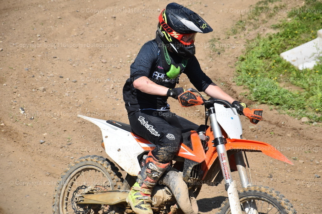 DSC_0013 | Sportfotografie , Motorsport, Motoross, Reitsport, Mointainbike, Enduro,
Landschaft , Outdoor, Eventfotografie, Landschaft, Bilder online bestellen - Realisiert mit Pictrs.com