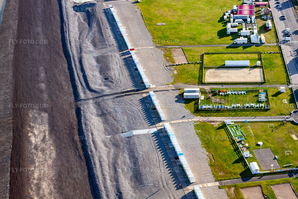 Aerial view: Beach huts of Cayeux in Cayeux-sur-Mer in the state Somme, France.Photo: IMG_70915.jpg taken on 08/24/2014 by Werner Riehm/FLY-FOTO.comResolution of the original: 4752 x 3168 px
