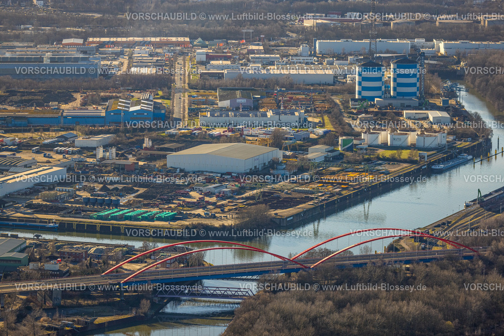 Essen240107041 | Luftbild, gesperrte Rhein-Herne-Kanalbrücke mit rotem Geländer, rote Doppelbogenbrücke, Autobahn A42 Emscherschnellweg, Ebel, Essen, Ruhrgebiet, Nordrhein-Westfalen, Deutschland