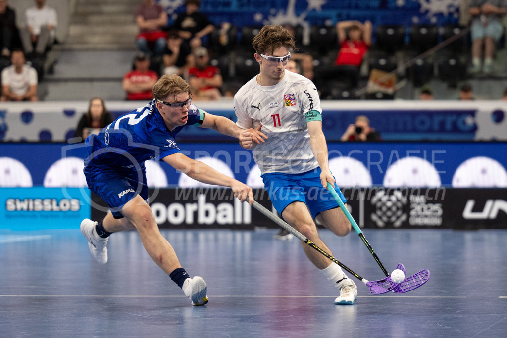 2025 Men's U19 WFC - Finland v Czechia | Ville Heiska (#22, Finland) attacks Šimon Ruber (#11, Czechia) during 2025 Men's U19 WFC, Switzerland: 04.05.2025, Zürich, Swiss Life Arena.Event page: <a href="https://www.u19wfc2025.ch/">www.u19wfc2025.ch</a>Credit: Markus Aeschimann, <a href="https://markus-aeschimann.ch">markus-aeschimann.ch</a>Instagram: <a href="https://instagram.com/sportfotografie.aeschimann">@sportfotografie.aeschimann</a> - Realisiert mit Pictrs.com