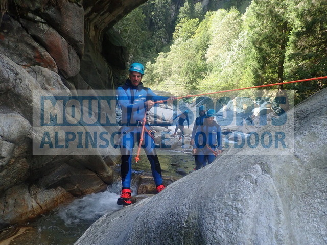 P9210010 | Bestelle die Bilder deines Berg- oder Wasser-Abenteuers mit Mountain Sports bequem von zu Hause aus direkt über unseren Online Fotoshop von pictrs.com. - Realisiert mit Pictrs.com