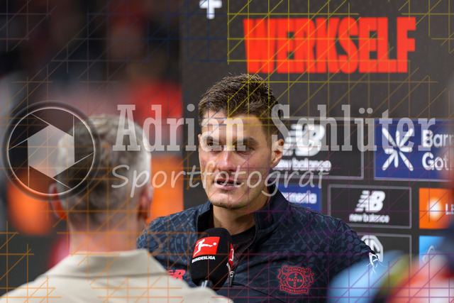 Bayer 04 Leverkusen vs Eintracht Frankfurt - Bundesliga  | Leverkusen, Deutschland, 12.09.25:   Patrick Schick (Bayer 04 Leverkusen) im Interview waehrend des Spiels der Bundesliga zwischen  Bayer 04 Leverkusen vs Eintracht Frankfurt in der BayArena(Foto von Brauer-Fotoagentur / Adrian Schlueter)