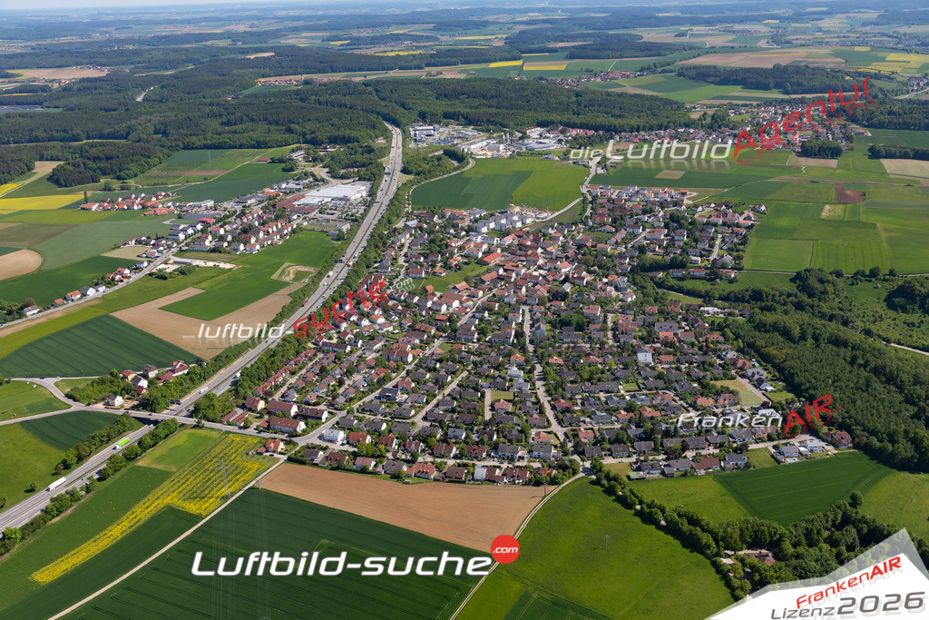 Das Luftbild der Stadt Pentling wurde 2021 vom Flugzeug heraus erstellt (keine Drohne) Aufnahmehöhe ca.450 Meter- hohe Bildauflösung und Druck-Qualität garantiert!