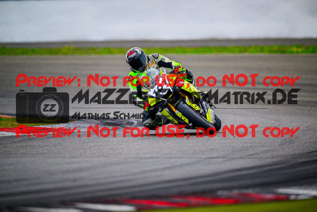 MaZZes_FotoMatrix_240717_6007705_1585 | WEISS