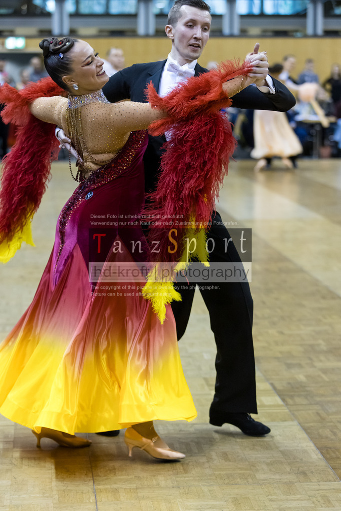 20241102_DC_HGR_Std_08822 | Tanzsportbilder, Standardtanz, Lateintanz, WDSF, DTV, LTVB, dancecomp, goc, hessen tanzt, blaues band der spree, walzer, tango, wiener walzer, slowfox, quickstepp, samba, rumba, cha-cha-cha, paso doble. jive, hd-kroft photography, turniertanzsport