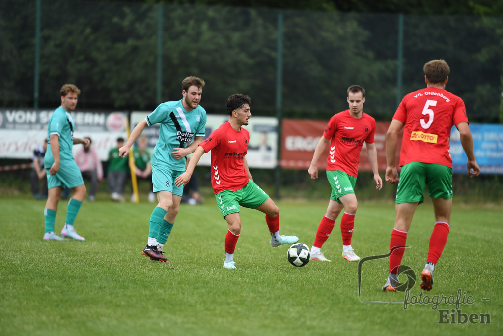 Sport-Duwe Cup | Sport-Duwe Cup Oldenburg; SSV Jeddenloh (weiß)-VFB Oldenburg (blau) am 05.07.2025 in Oldenburg (Sportanlage TuS Eversten), Photo: Philip Eiben 2025 - Realisiert mit Pictrs.com