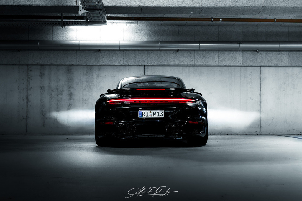 911 Turbo 992 | Entdecken Sie die faszinierende Welt von Alexander Tschuncky Arts: Kreative Fotografie, atemberaubende Automobilkunst und hochwertiger Bilderdruck. Lassen Sie sich inspirieren! - Realisiert mit Pictrs.com