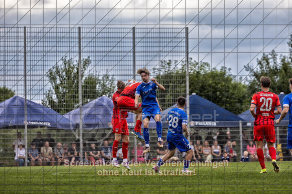 20250706_171526_2012-Bearbeitet | #,TSG Salach (blau) vs. 1.FC Heidenheim (rot), Fußball, Freundschaftsspiel - WfV, Saison 2025/2026, Rasensportplatz, Staufenecker Str. 41, 73084 Salach, 06.07.2025 - 15:30 Uhr,Foto: PhotoPeet-Sportfotografie/Peter Harich