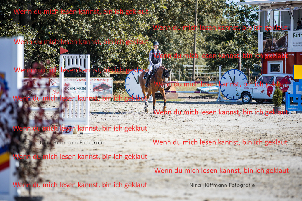 BK1A5758 | Turnierbilder Turnierfotos Nina Hüffmann Turnierfotografie Pferdefotografie Tierzeichnung Haustierzeichnung Pferdezeichnung Hundezeichnung Videograf  - Realisiert mit Pictrs.com