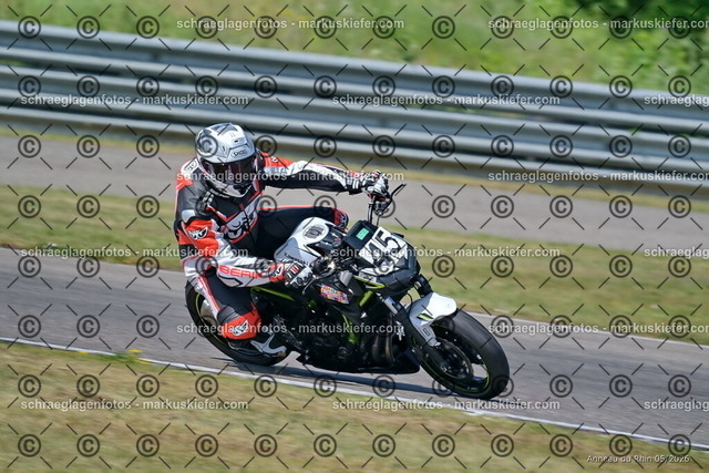 26BT02-0844 | markuskiefer.com - Realisiert mit Pictrs.com