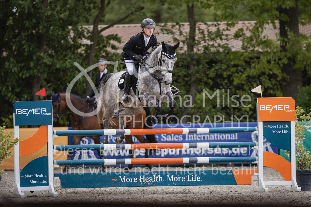 230516_Mühlen_05SprPf-L-539 | Deine schönsten Turniermomente als professionelle Fotos! Entdecke hochwertige Pferdesport-Fotografie im Online-Shop. Jetzt Fotos finden & bestellen!