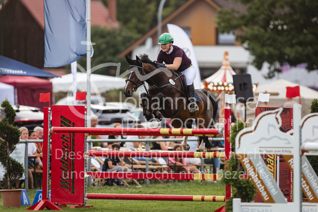 240719_LC_Youngster-S-614 | Deine schönsten Turniermomente als professionelle Fotos! Entdecke hochwertige Pferdesport-Fotografie im Online-Shop. Jetzt Fotos finden & bestellen!