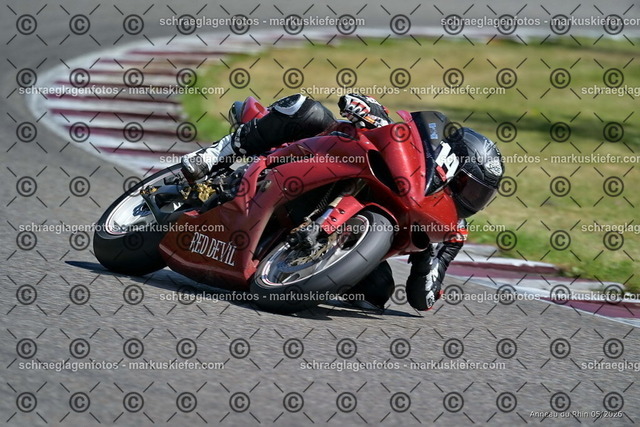 26BT02-1293 | markuskiefer.com - Realisiert mit Pictrs.com