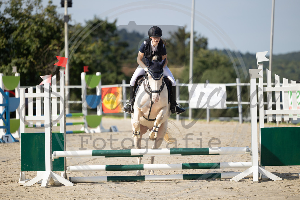 994A1702 | sabrinanicolaifotografie - Realisiert mit Pictrs.com