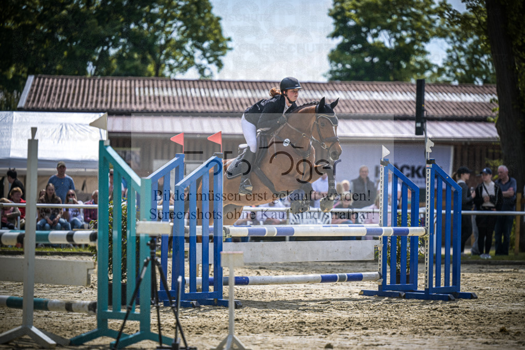 DOS_0210 | Entdecke hochwertige Reitturnierfotos von Foto Oger. Professionell, emotional und authentisch – jetzt Lieblingsmomente im Shop bestellen.Deutschlandweite Turnierfotografie. - Realisiert mit Pictrs.com