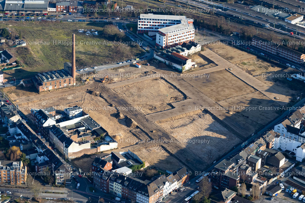 Luftbild Neuss-8933 | Luftbildfotografie Luftbild Gebäude- Ensemble- Baustellen zum Neubau eines Stadtquartiers " „Grüne Furth“ " an der Weißenberger Weg, Further Straße in Neuss im Bundesland Nordrhein-Westfalen, Deutschland - Realisiert mit Pictrs.com
