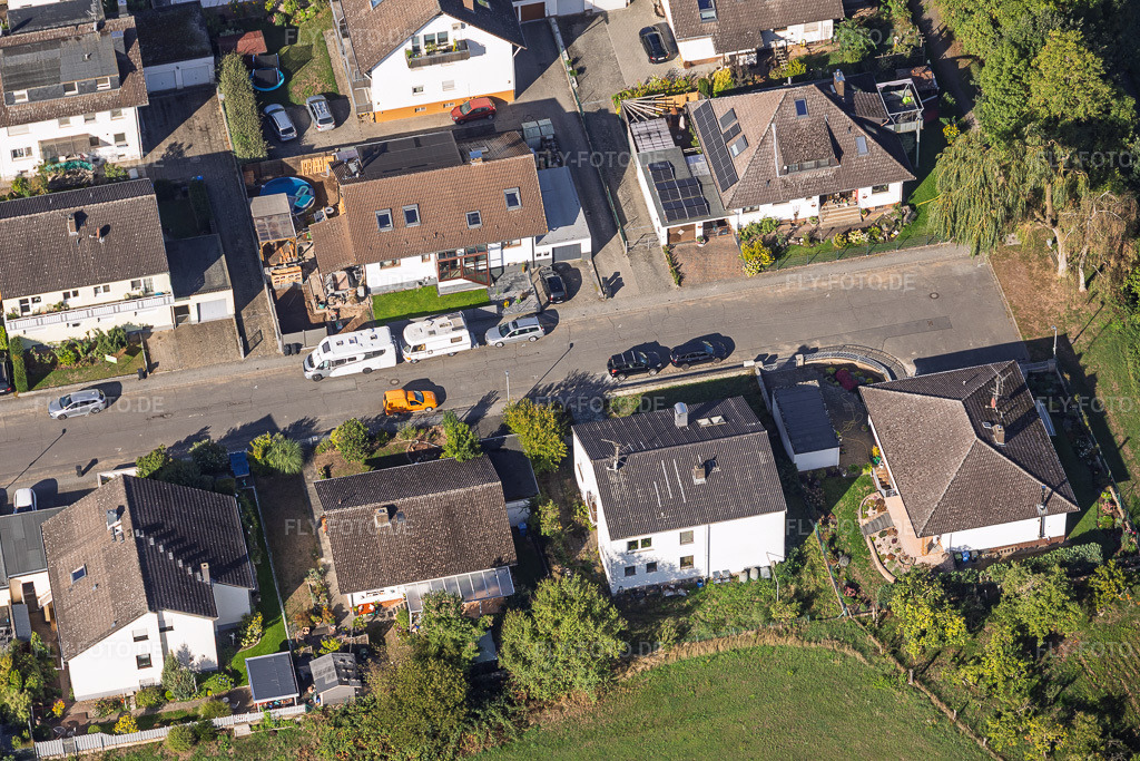 Luftbild: Ortsansicht im Ortsteil Sickenhofen in Babenhausen im Bundesland Hessen in Deutschland. – Foto: IMG_159328.jpg vom 22.09.2026 durch Werner Riehm/FLY-FOTO.de – Auflösung des Originals: 6000 x 4000 px