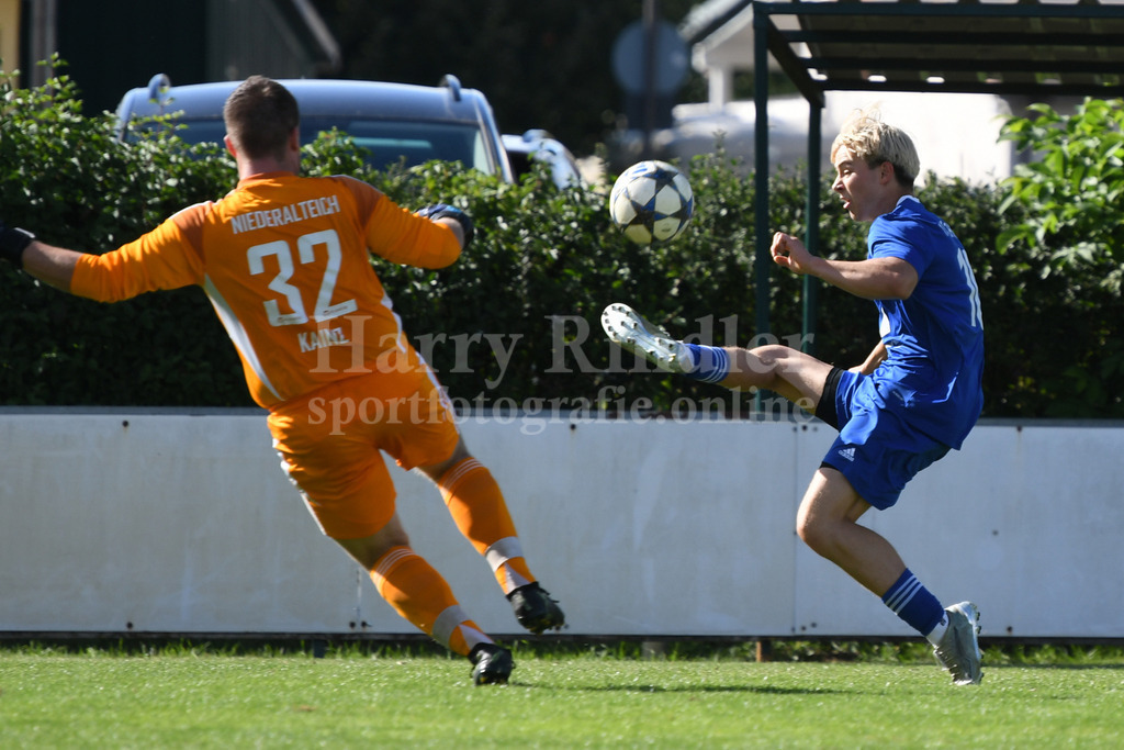 SpVgg Niederalteich : 1. FC Viechtach | Lukas Probst (1. FC Viechtach) - Realisiert mit Pictrs.com