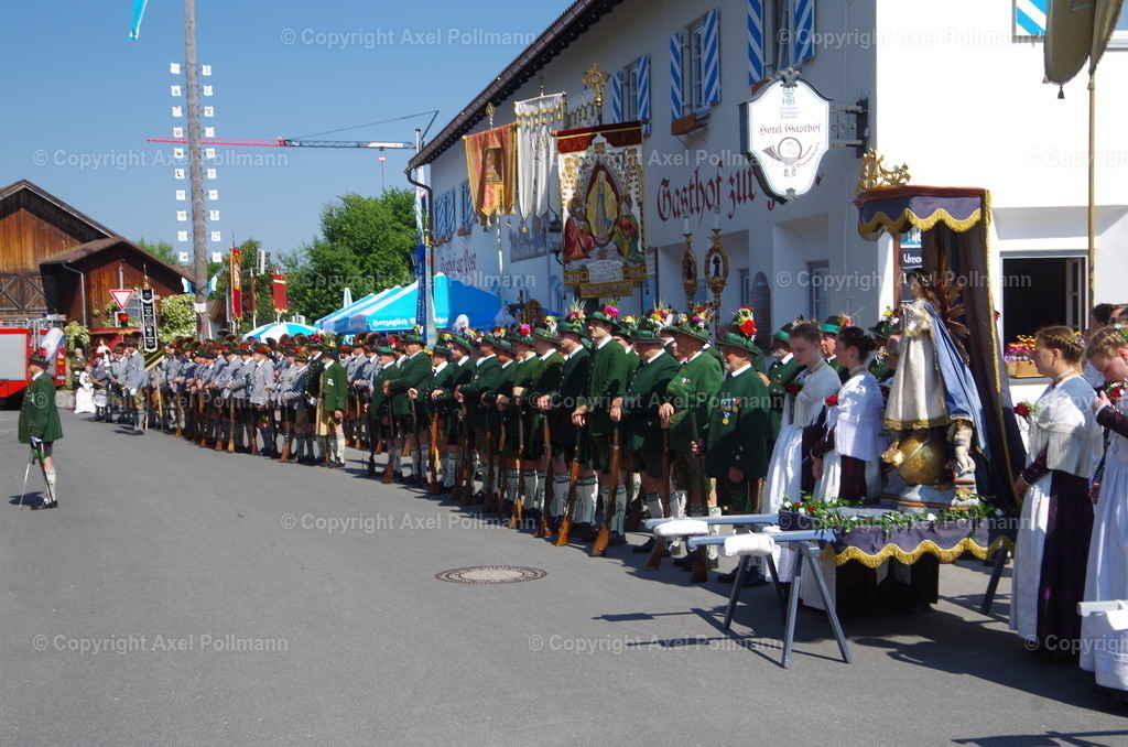 IMGP3898 | fotografiert von Axel PollmannLeonhardi Wallfahrt Benediktbeuern und Murnau, Fronleichnam, Fasching, Landschaft im Loisachtal und Benediktbeuern  - Realisiert mit Pictrs.com