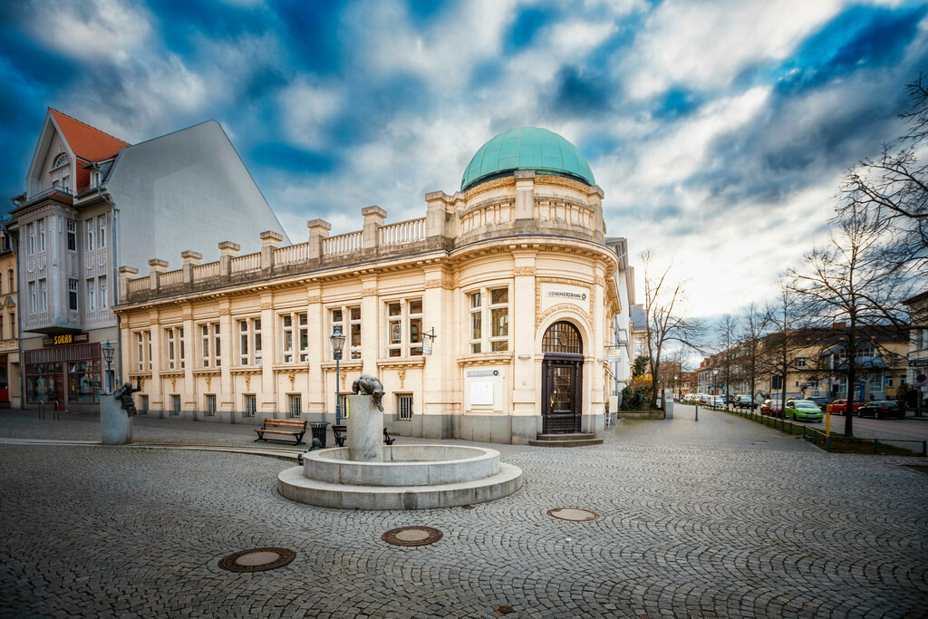 Commerzbank Bernburg (Saale) | Wir machen aus Ihren Bildern Erinnerungen für die Ewigkeit | Hochwertige Fotografien für Ihr zu Hause. - Realisiert mit Pictrs.com