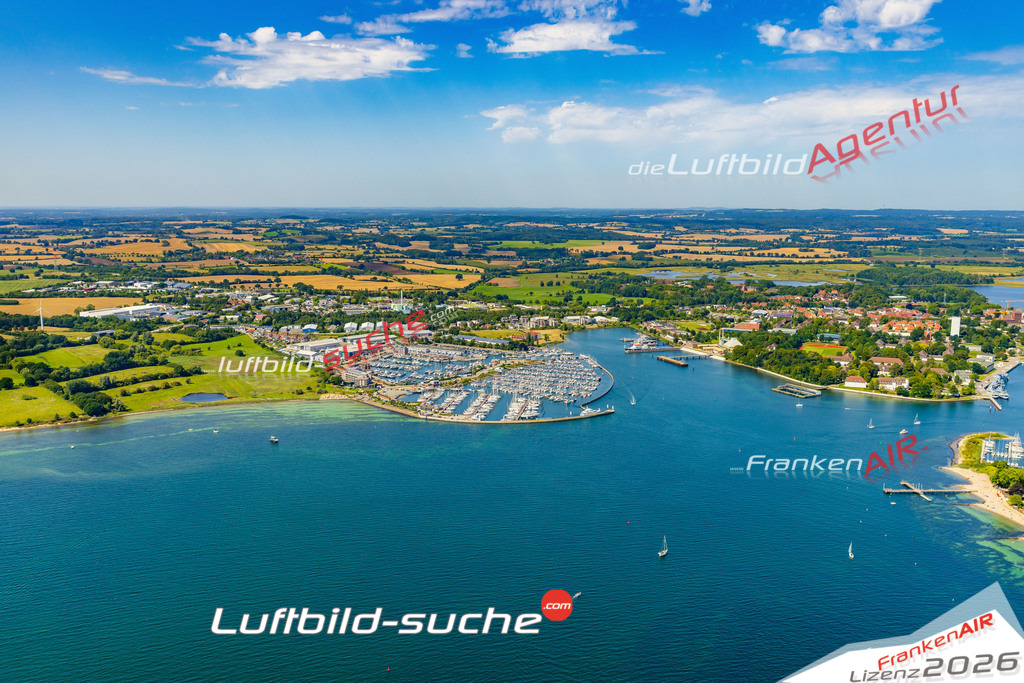 Luftaufnahme der Stadt Neustadt in Holstein - Die Luftaufnahme wurde 2025 vom UL-Flugzeug heraus erstellt ( keine Drohne ) - Hochauflösende Luftaufnahme - für professionelle Ausdrucke geeignet. Die Geschenkidee !Hier alle&nbsp;Infos zur Lizenzierung der LuftaufnahmeWir fliegen auch dieses Jahr wieder in Ihre Region um Luftbilder zu erstellen.- Luftbild anfragen