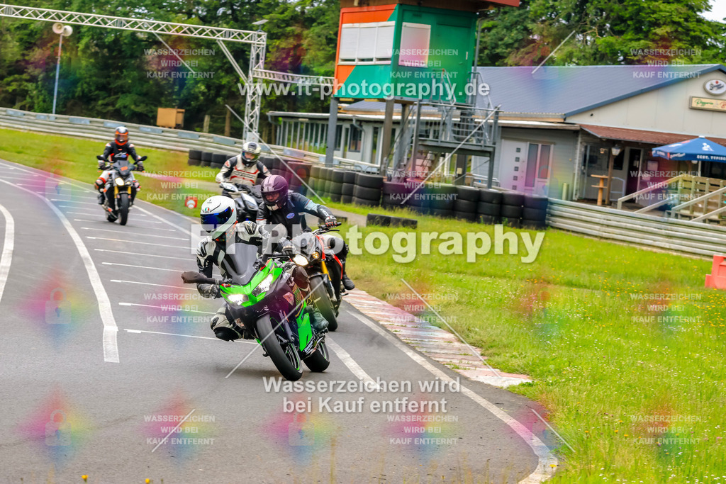 VBK-7831 | Hier findet Ihr Bilder von Touristenfahrten auf der Nürburgring Nordschleife oder von anderen Veranstaltungen die ich besucht habe. Viel Spass beim Durch Schauen 