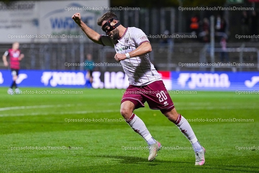 xYDR31102501016 | 31.10.2025, xydrx, Fußball, 3.Liga, FC Viktoria Köln - FC Ingolstadt 04, Saison 2025 2026, Sportpark Höhenberg:  Torjubel nach dem Tor zum 1:0 für den FC Ingolstadt durch Torschütze Yannick Deichmann (FC Ingolstadt #20 DFB regulations prohibit any use of photographs as image sequences and or quasi-video.