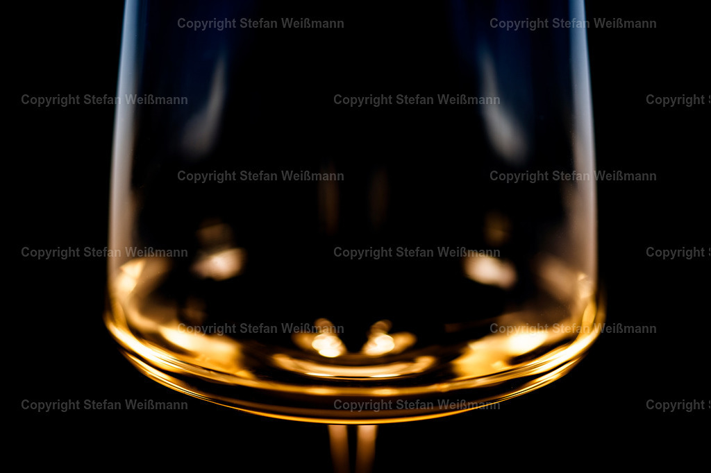 Weinstimmung | Zum tollen Wein, das passende Glas, dann macht es Spaß! - Realisiert mit Pictrs.com