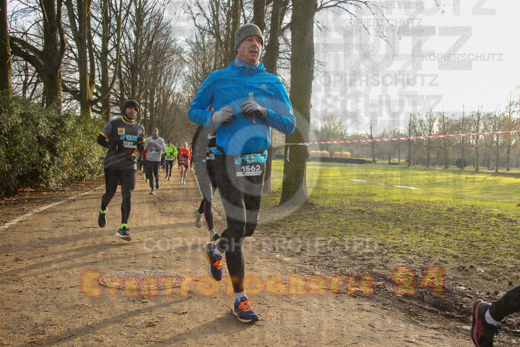 241231_1018_EV4_3754 | Sportfotografie im Rhein-Sieg Kreis, Köln, Bonn, NRW, Rheinland Pfalz, Hessen, etc. Unser Tätigkeitsfeld umfasst den Laufsport vom Volkslauf über den Marathon, Duathlon, Triathon bis zum Ultralauf wie Kölnpfad Ultra oder Schindertrail.