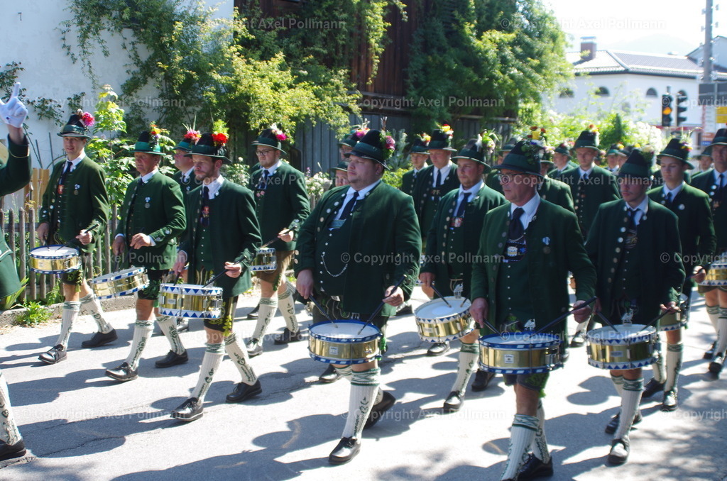 IMGP4095 | fotografiert von Axel PollmannLeonhardi Wallfahrt Benediktbeuern und Murnau, Fronleichnam, Fasching, Landschaft im Loisachtal und Benediktbeuern  - Realisiert mit Pictrs.com