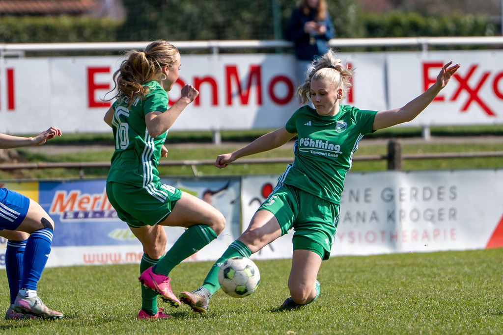 Fußball I Frauen I Saison 2025-2026 I Oberliga Niedersachsen I 17. Spieltag I TuS Lutten - BW Hollage I 12858 | jns.sportfotos - Realisiert mit Pictrs.com
