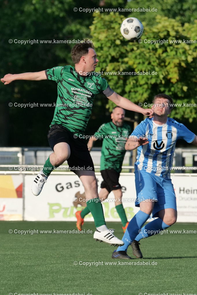 Fußball Kreispokal 25/26 Ü 32 : Spiel um Platz 3 : SV 08/29 Friedrichsfeld - SV Ringenberg AH  2 : 1 | Fußball Kreispokal 25/26 Ü 32 : Spiel um Platz 3 : SV 08/29 Friedrichsfeld - SV Ringenberg AH  2 : 1Spielort : Voerde Friedrichsfeld - Realisiert mit Pictrs.com