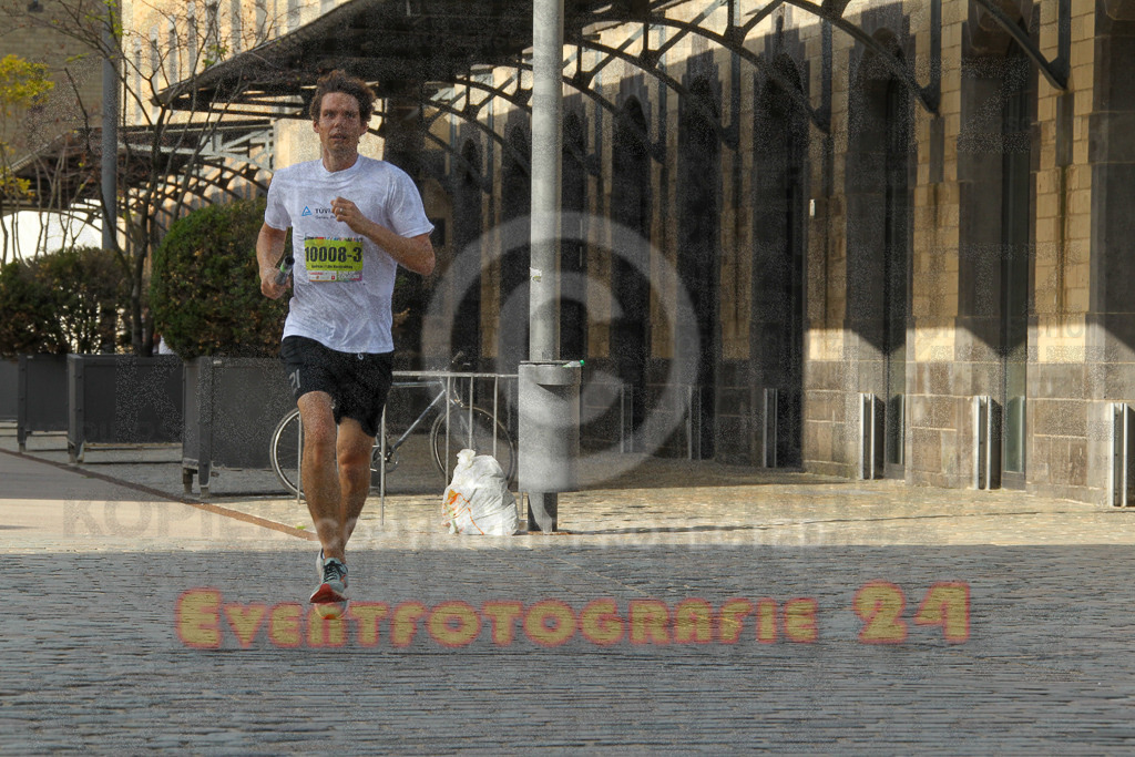 250920_1545_EV4_9556 | Sportfotografie im Rhein-Sieg Kreis, Köln, Bonn, NRW, Rheinland Pfalz, Hessen, etc. Unser Tätigkeitsfeld umfasst den Laufsport vom Volkslauf über den Marathon, Duathlon, Triathon bis zum Ultralauf wie Kölnpfad Ultra oder Schindertrail.