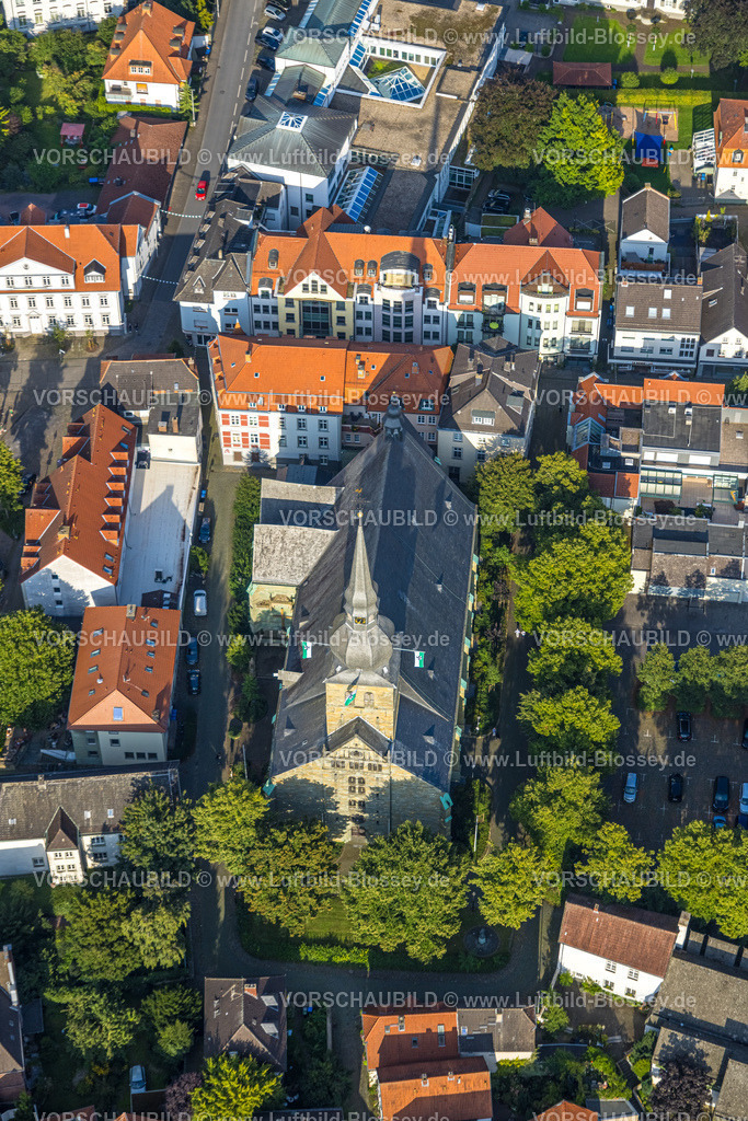 Werl230806711 | Luftbild, Kath. Kirche St. Walburga, Werl, Werl-Unnaer Börde, Nordrhein-Westfalen, Deutschland