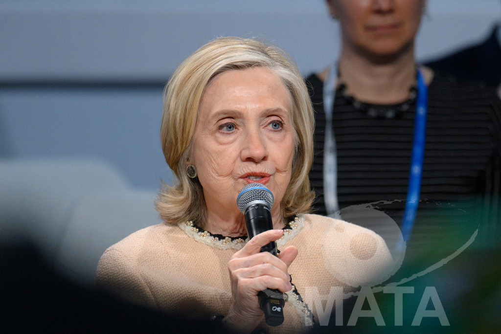 _DWA0284 | Die US-Politikerin Hillary Clinton auf der Veranstaltung Girls Just Want to Have Fundamental Rights: Fighting the Global Pushback im Rahmen der Münchner Sicherheitskonferenz 2026. München, 14.02.2026 Bayern Deutschland - Realisiert mit Pictrs.com