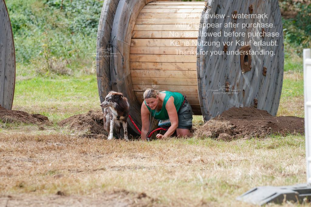 Schlamm_mit_Hund (206 von 460) | stephaniefillaphotographie - Realisiert mit Pictrs.com