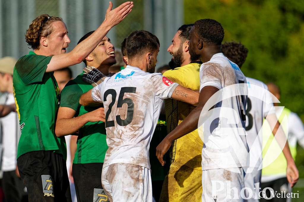 2eme ligue - FC Veyrier - FC Kosova |  durant le match de 2eme ligue entre FC Veyrier et FC Kosova au Stade du Grand-Donzel à Veyrier, Suisse