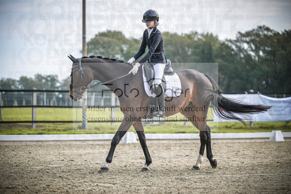 DOS_B097 | Entdecke hochwertige Reitturnierfotos von Foto Oger. Professionell, emotional und authentisch – jetzt Lieblingsmomente im Shop bestellen.Deutschlandweite Turnierfotografie. - Realisiert mit Pictrs.com