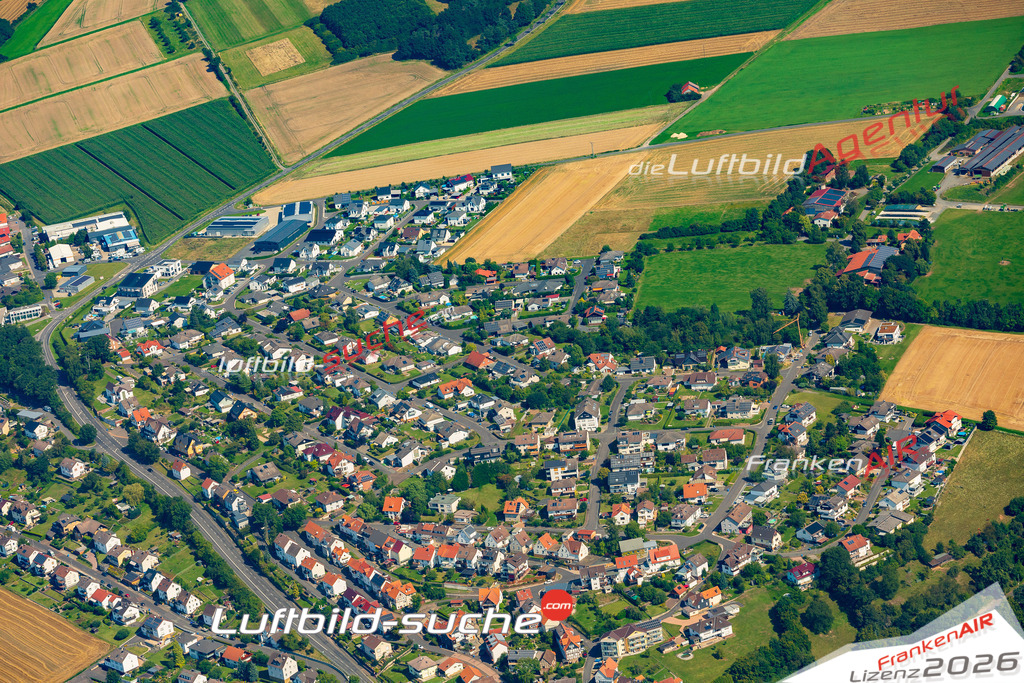 Neue Luftbildaufnahme der Stadt Körle - Das Luftbild wurde 2025 vom UL-Flugzeug heraus erstellt ( keine Drohnenaufnahme ) - Hochauflösende Luftaufnahme - für Wandbilder und großformatige Ausdrucke geeignet. Das besondere Geschenk!Hier alle&nbsp;Infos zur Lizenzierung der LuftaufnahmeWir fliegen auch dieses Jahr wieder in Ihre Region um Luftbilder zu erstellen.- Luftbild anfragen
