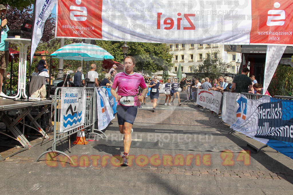 250824_1500_EV4_2510 | Sportfotografie im Rhein-Sieg Kreis, Köln, Bonn, NRW, Rheinland Pfalz, Hessen, etc. Unser Tätigkeitsfeld umfasst den Laufsport vom Volkslauf über den Marathon, Duathlon, Triathon bis zum Ultralauf wie Kölnpfad Ultra oder Schindertrail.