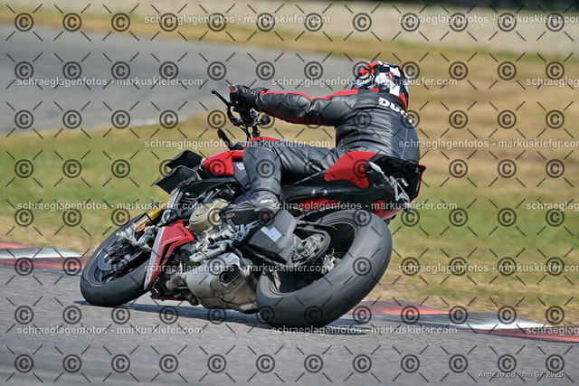 25bt04-1247 | markuskiefer.com - Realisiert mit Pictrs.com