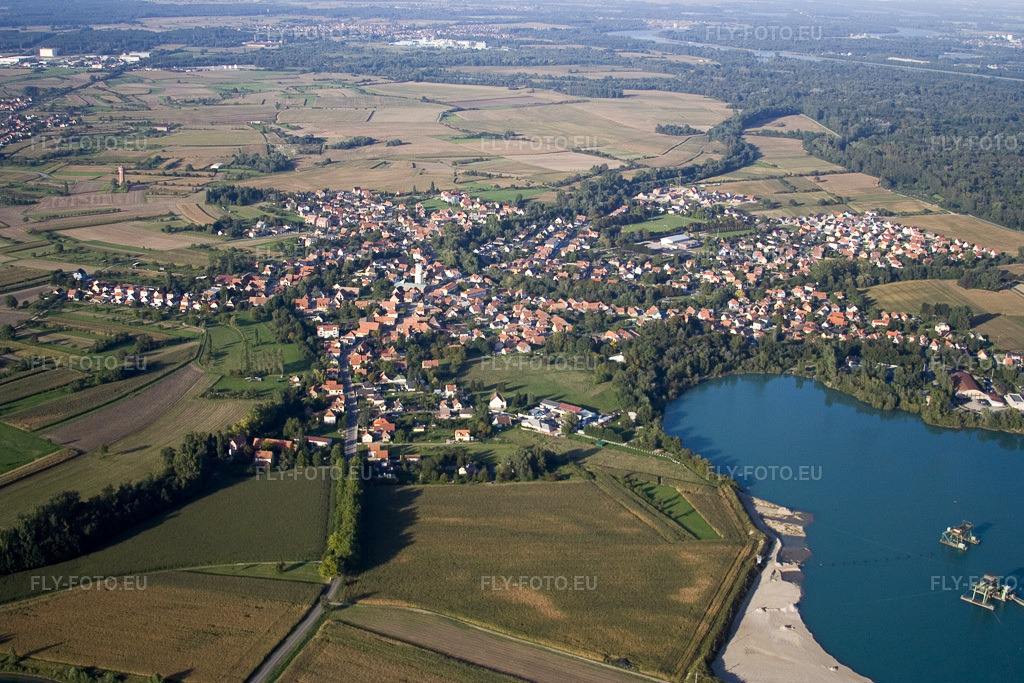 Vue aérienne: Vue de la ville à Offendorf dans le département Bas Rhin, France. Photo: IMG_8135.jpg prise le 15/09/2007 par Werner Riehm/FLY-FOTO.euRésolution de l'original: 3456 x 2304 px