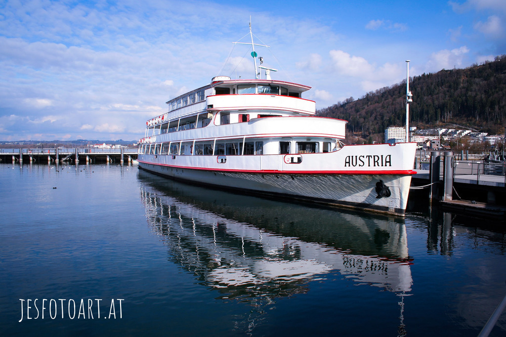 The proud AUSTRIA | Künstler/in Member of AKM/austromechana. Troubadour. 2026 a fascinating journey began with Tatjana my AI muse✨ METISSIREN set sails and left the harbor ⛵
