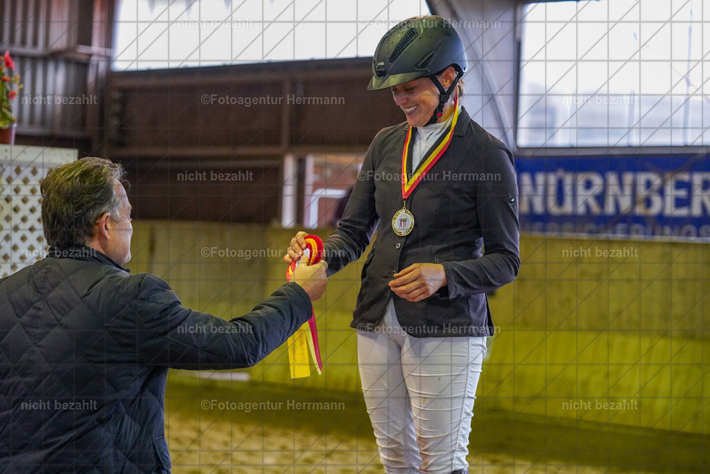 20221002-FAH09637 | Obberbayerische Meisterschaften Vielseitigkeit 2022, Schwäbische Meisterschaften Vielseitigkeit 2022, Mertingen, Schwaben, Bayern, Geländeturnier, Buschreiter, Turnierfotografen Bayern, Fotoagentur Herrmann,  Bayerische Meisterschaften VS Jun. / JR / Pony:, Turnierbilder, Pferdebilder, Turnierfotos, Pferdesortfotografie, Reitsportfotograf, Pferdeshooting